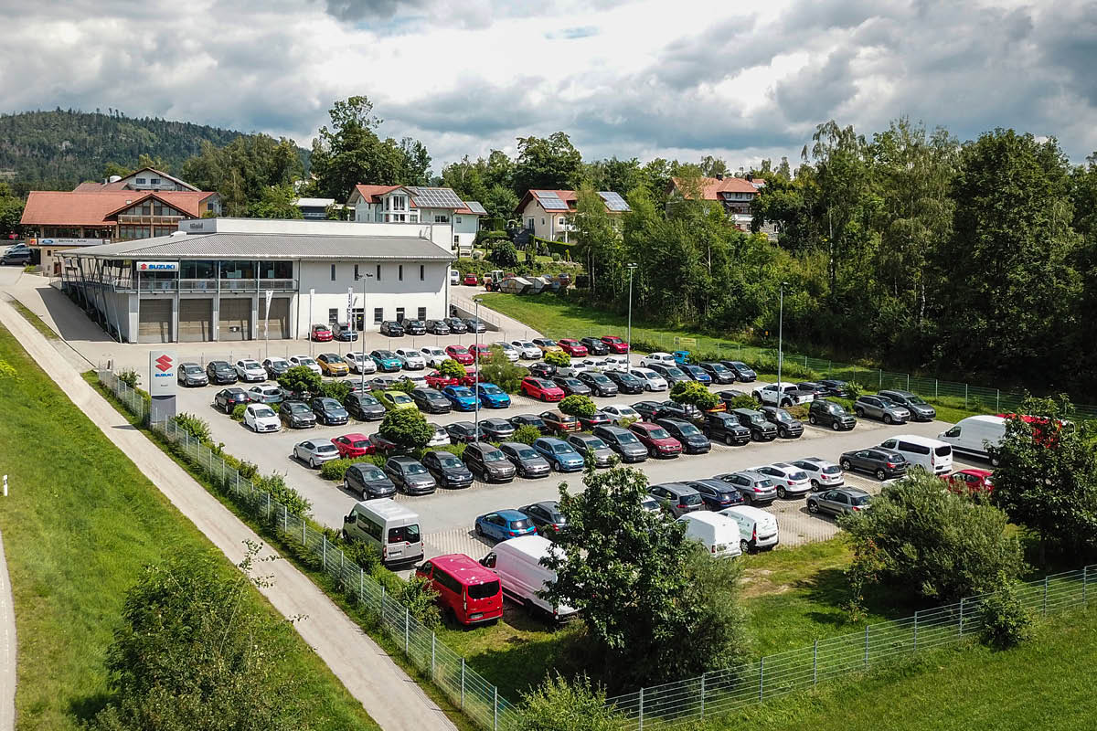 Drohnenfoto vom Autohaus