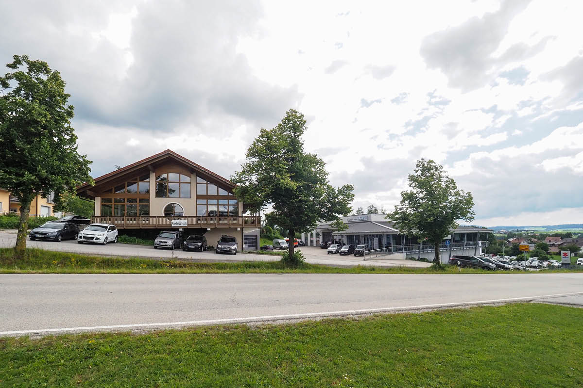 Fassade vom AUtohaus AMsl