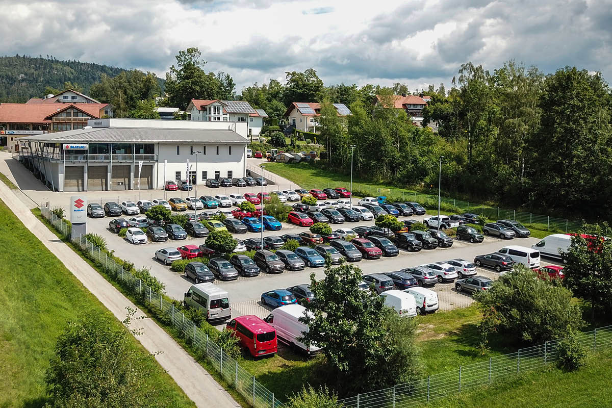 Drohnenfoto vom Autohaus